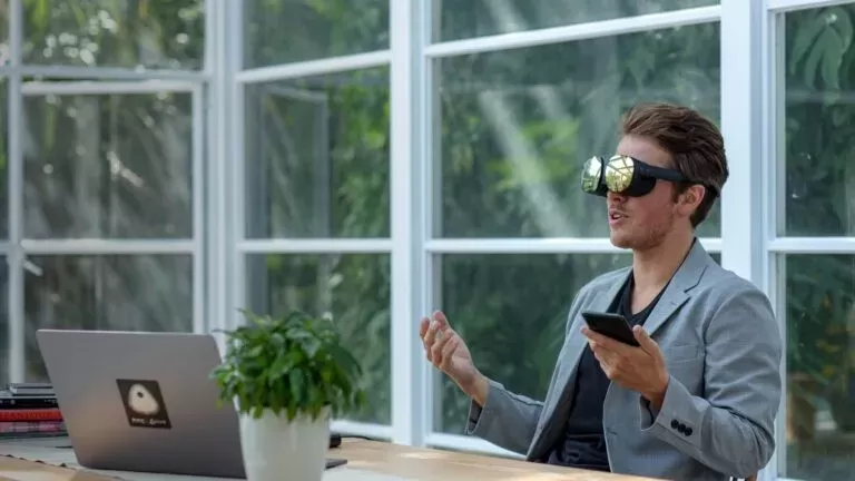 Utilização de óculos de realidade virtual para o trabalho